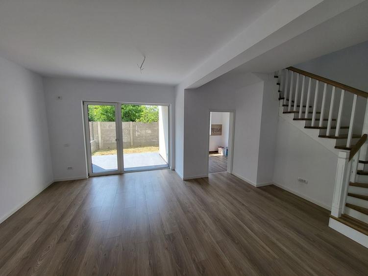 Duplex cu 4 camere cu Canalizare în Braytim