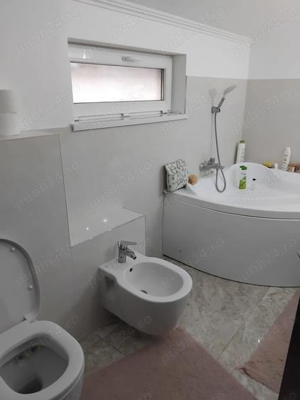 Casă cu 5 camere cu Teren 454 Mp în Giroc
