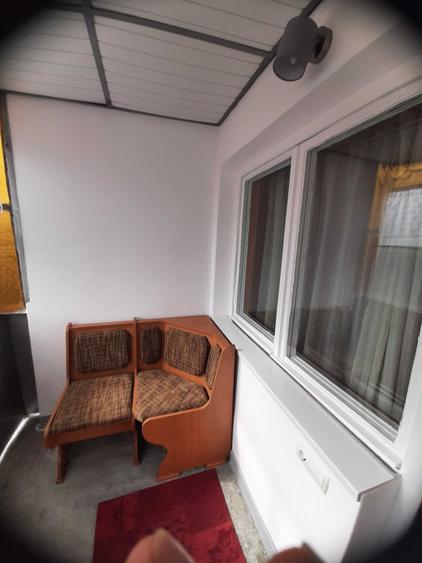 Apartament cu 3 camere semidecomandat în Cloșca