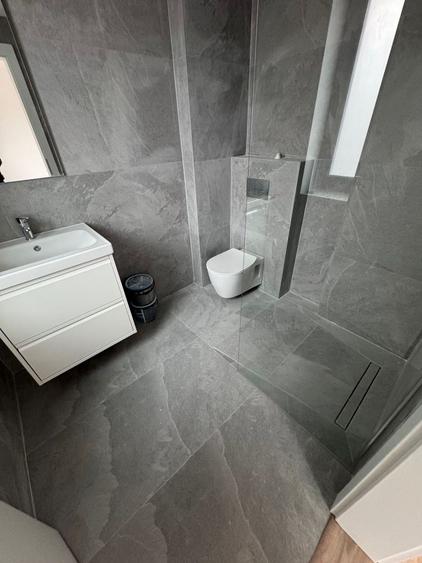 Casă individuală cu 5 camere cu Canalizare în Central