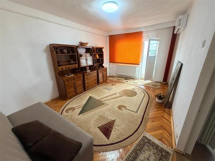 Apartament cu 2 camere decomandat, mobilat în Alexandru cel Bun