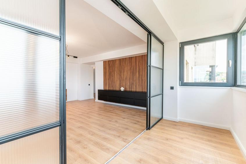 Apartament cu 4 camere decomandat, mobilat în Zorilor
