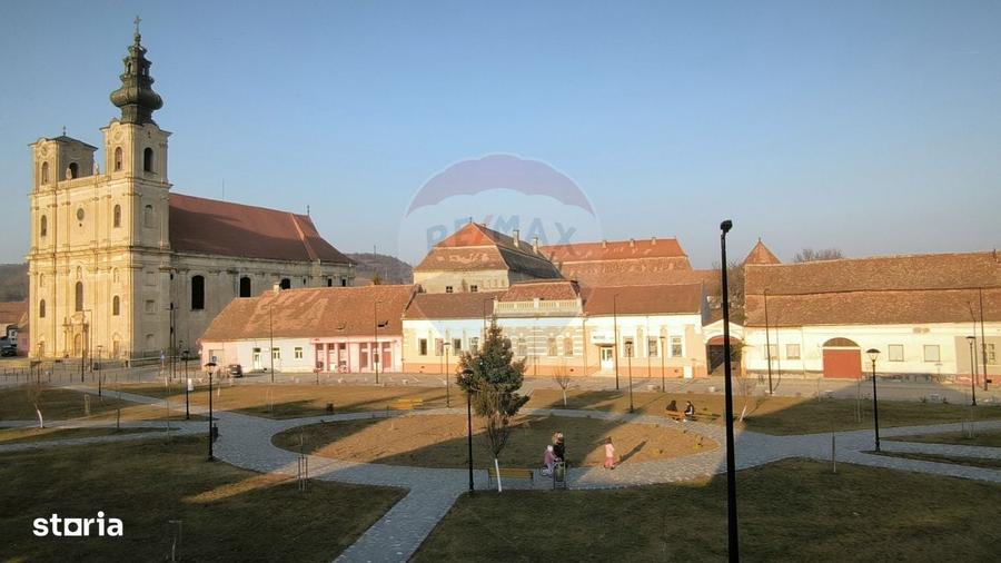 Casă cu 4 camere cu Teren 317 Mp în Central