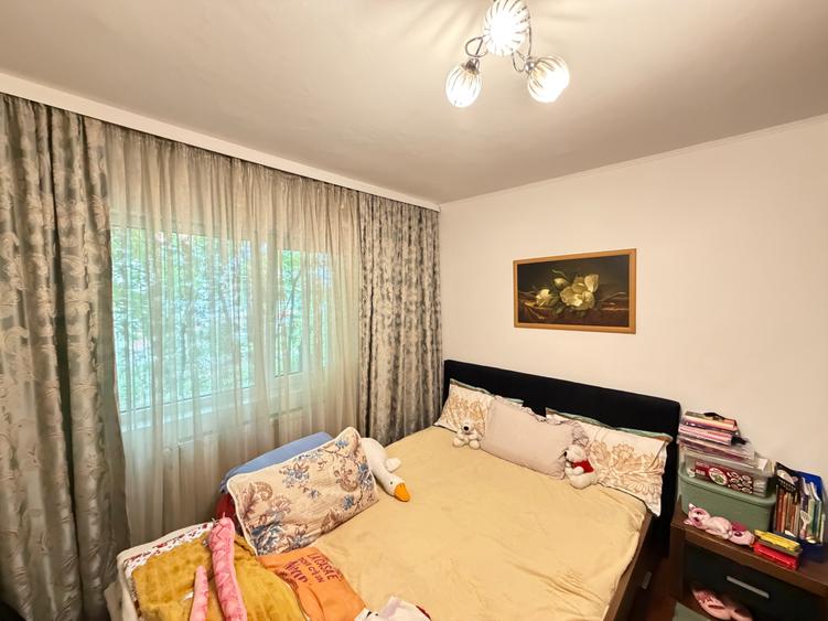 Apartament cu 2 camere decomandat în Nicolina
