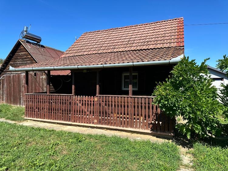 Casă individuală cu 2 camere cu Canalizare în Uileacu de Munte
