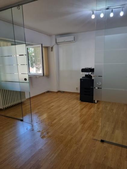 Garsonieră decomandată în Vitan