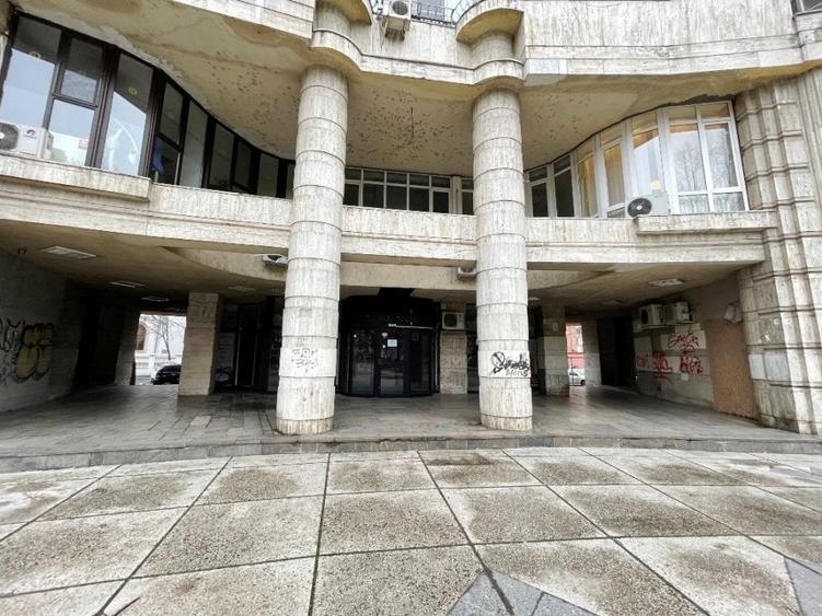 Spațiu comercial, de 90 mp, în P-ța Unirii
