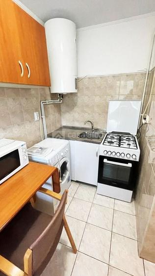 Garsonieră decomandată, mobilată în Central