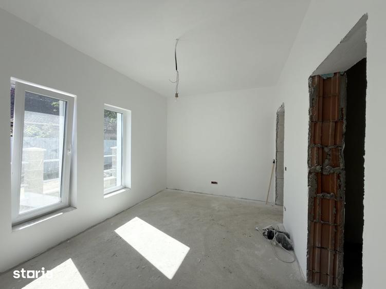 Casă cu 3 camere cu Teren 275 Mp în Sânmihaiu Român