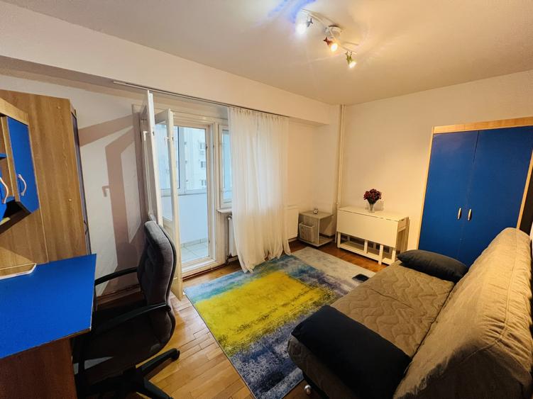 Apartament cu 4 camere decomandat, mobilat în Tei