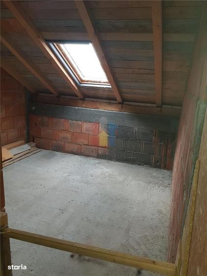Casă cu 4 camere în Cazasu