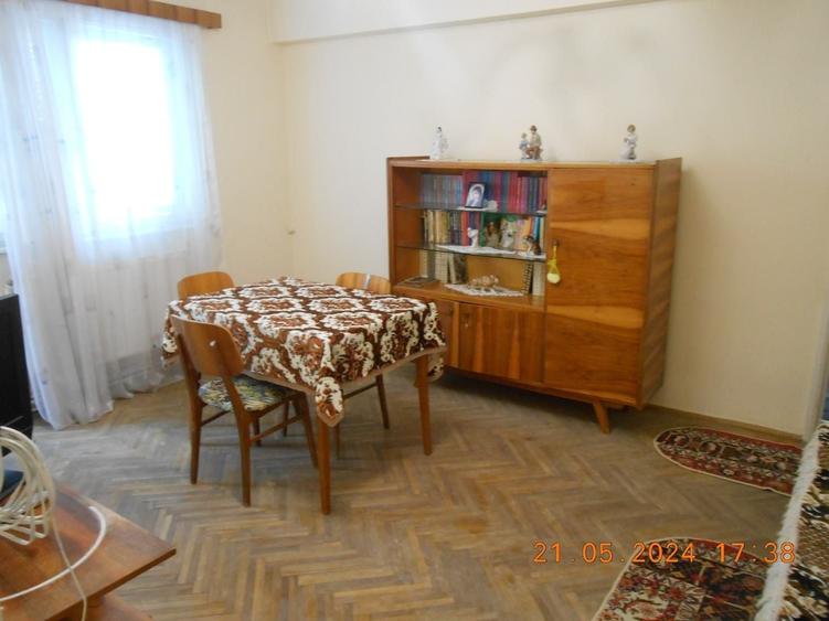 Apartament cu 3 camere decomandat în Calea Galați