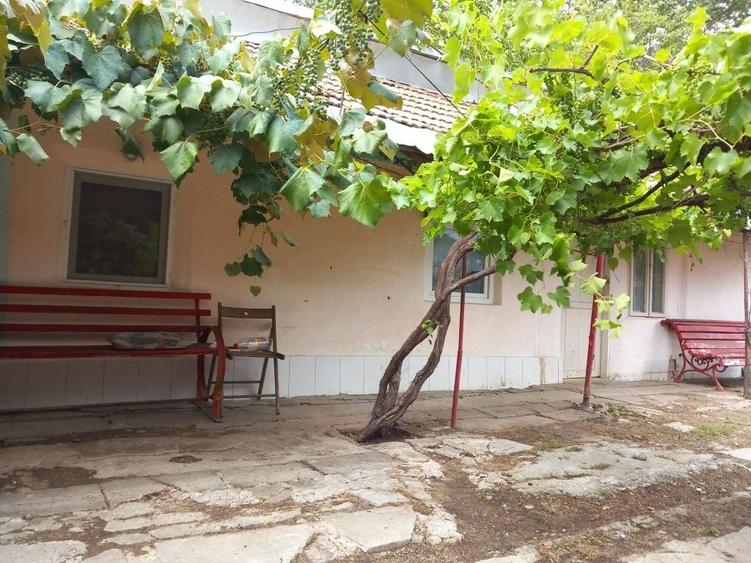 Casă cu 3 camere în Clănița