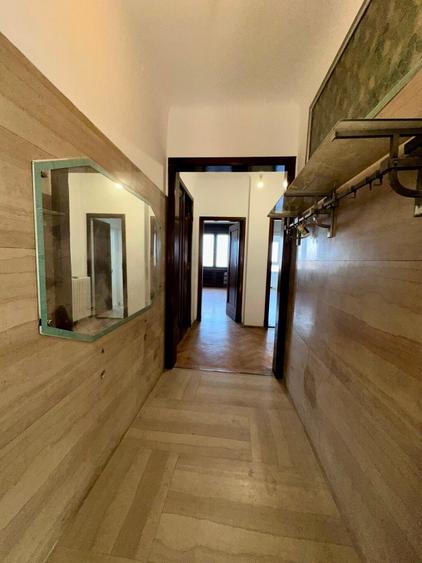 Penthouse cu 5 camere semidecomandat în Armeneasca