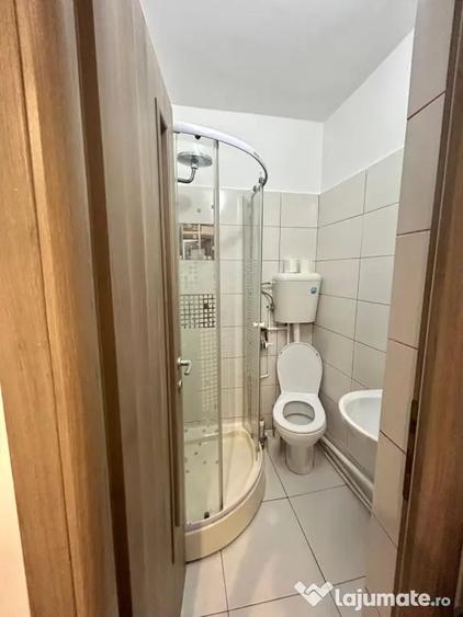 Garsonieră decomandată în Central