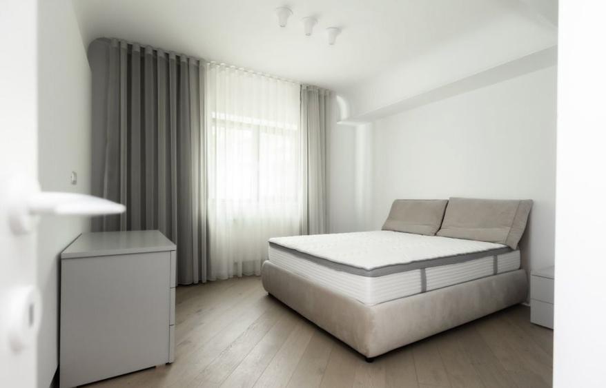 Apartament cu 3 camere decomandat, mobilat în Cotroceni
