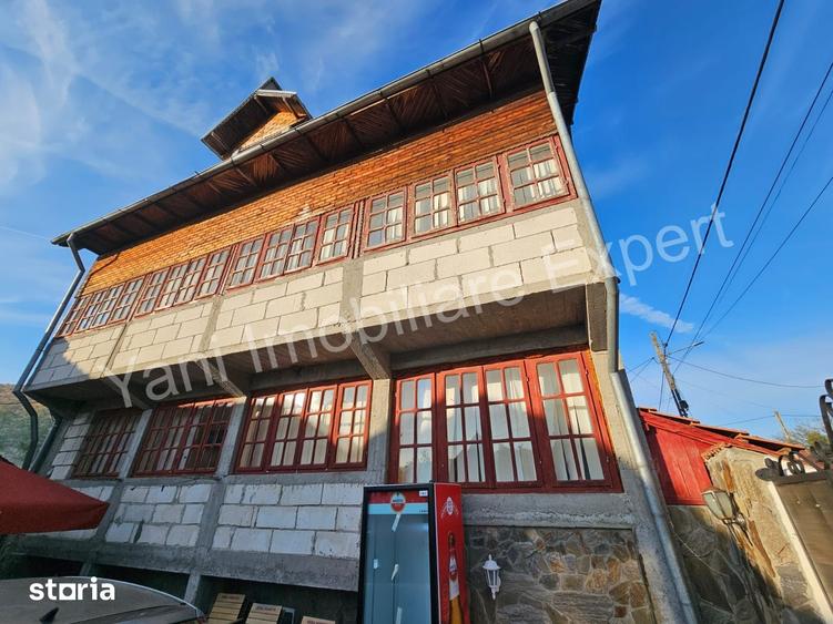 Casă cu 6 camere cu Teren 4050 Mp în Băiculești