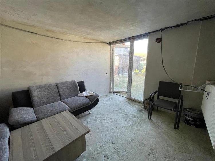 Casă individuală cu 3 camere cu Teren 744 Mp în Leș