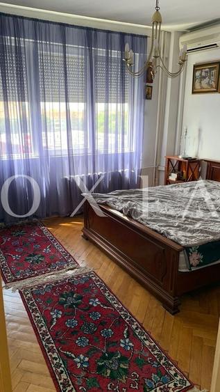 Apartament cu 3 camere decomandat, mobilat în Central