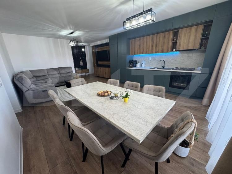 Apartament cu 3 camere decomandat, mobilat în Florești