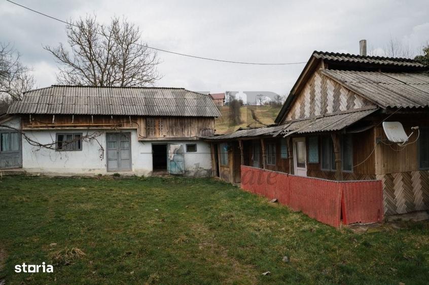 Casă cu 4 camere cu Teren 3358 Mp în Strugari