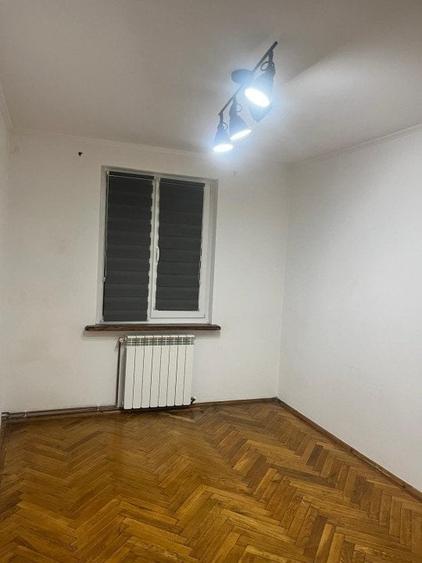 Apartament cu 3 camere decomandat în Siret