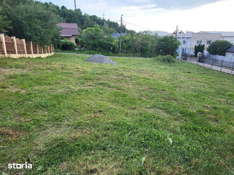 Teren de 705 mp, în Ferneziu