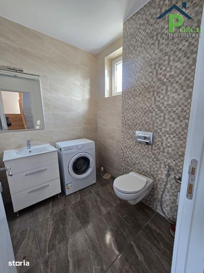 Casă cu 4 camere cu Canalizare în Central