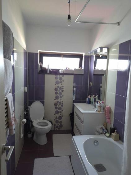 Casă cu 3 camere în Valea Adâncă
