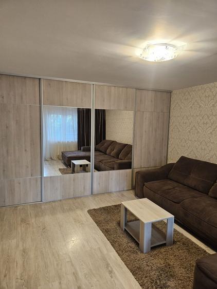 Garsonieră decomandată în Vitan