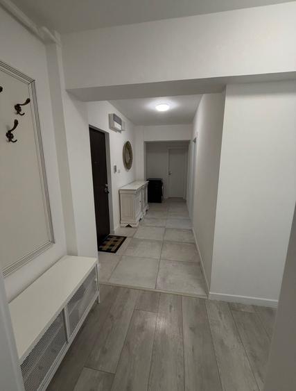 Apartament cu 3 camere decomandat în Medicină