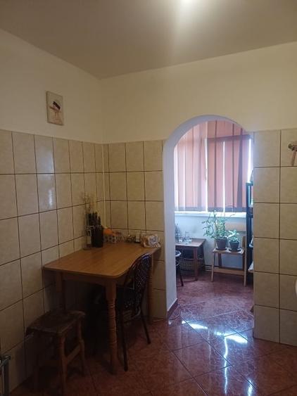Apartament cu 2 camere decomandat în Nicolina
