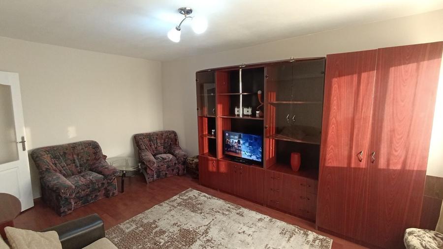 Apartament cu 2 camere decomandat în 1 Mai