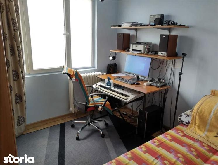 Apartament cu 3 camere semidecomandat în Giurgiului