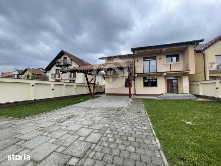 Casă cu 6 camere cu Teren 611 Mp în Central