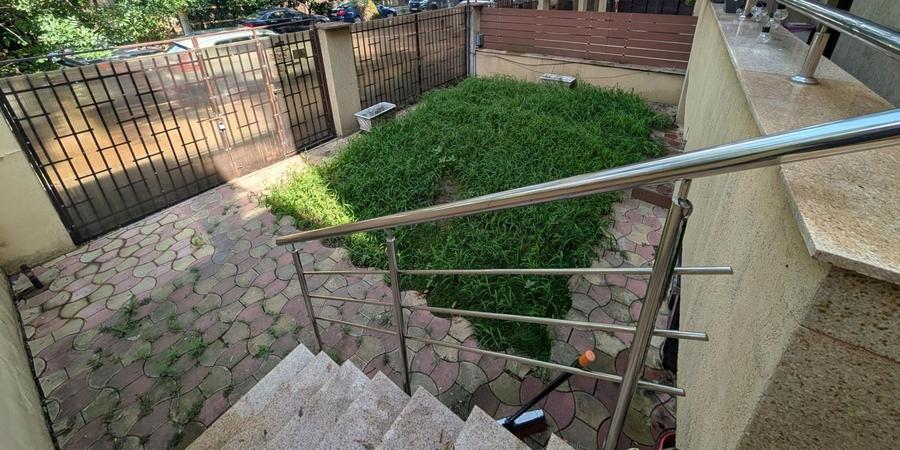Apartament cu 3 camere decomandat, mobilat în Jiului
