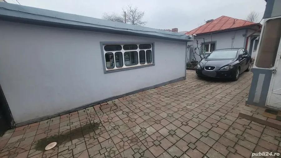 Casă cu 6 camere cu Teren 900 Mp în Roșiori de Vede