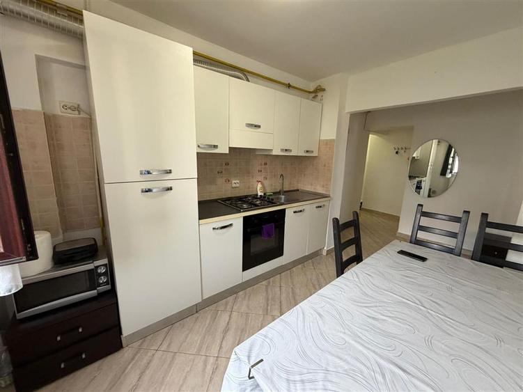 Apartament 2 camere, zona Piata Moldovei, etaj 5 - 1