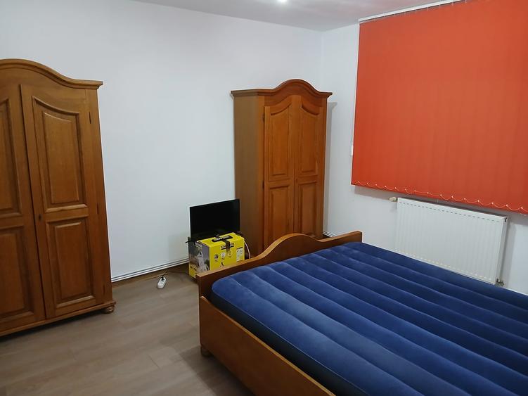 Apartament cu 3 camere decomandat în Astra