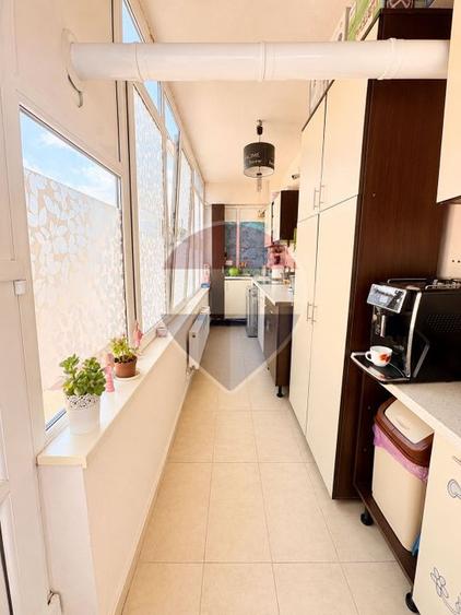 Apartament cu 3 camere decomandat, mobilat în Dămăroaia