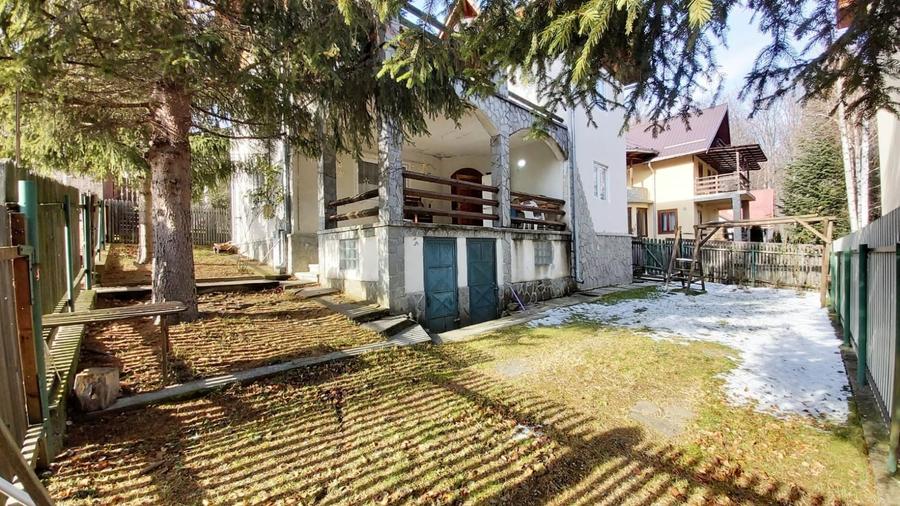 Casă individuală cu 6 camere cu Canalizare în Cheia