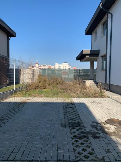 Casă individuală cu 5 camere cu Canalizare în Ultracentral