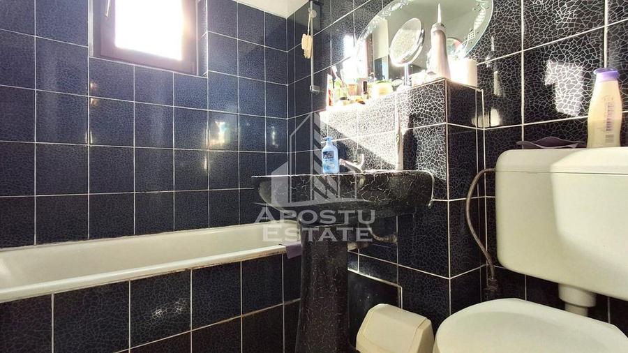 Apartament cu 4 camere decomandat, mobilat în Central