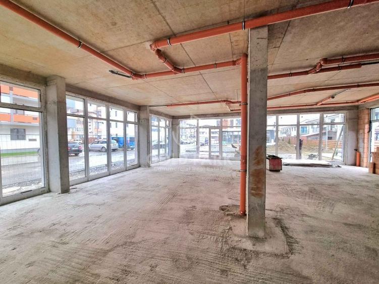 Spațiu comercial, de 160 mp, în Florești