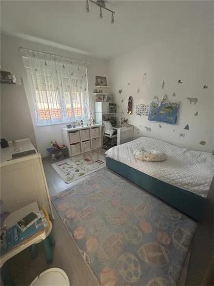 Apartament cu 3 camere decomandat, mobilat în Dumbrăvița