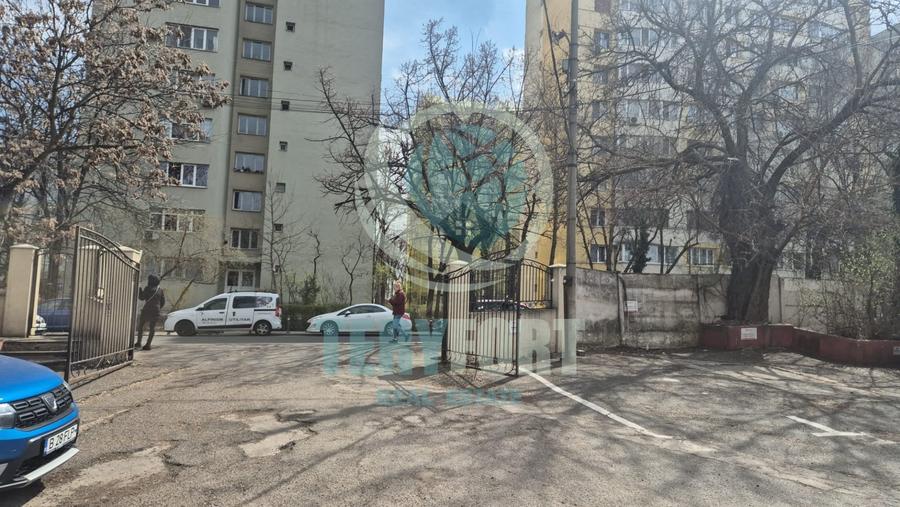 Spațiu comercial, de 400 mp, în Obor
