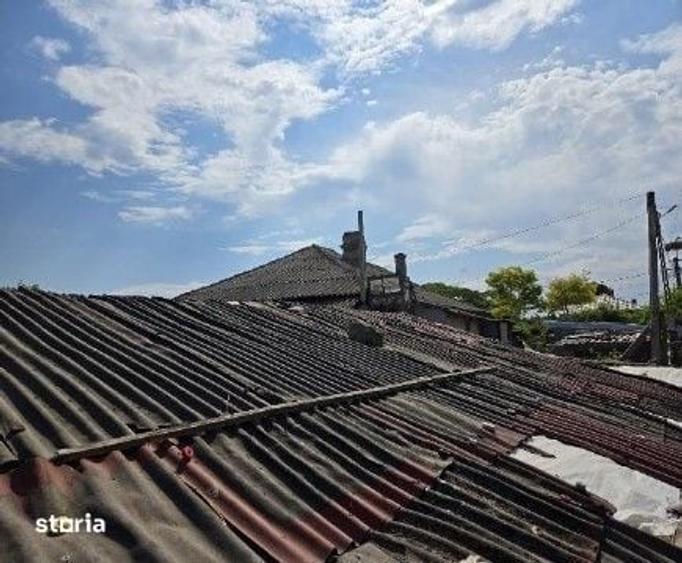 Casă cu 2 camere cu Teren 1722 Mp în Corbu