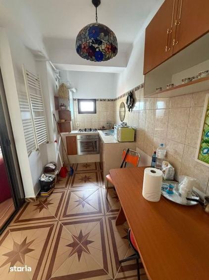 Apartament cu 5 camere semidecomandat în Domenii