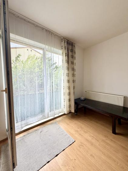 Apartament 2 camere , etaj 2 ,parcare - 6