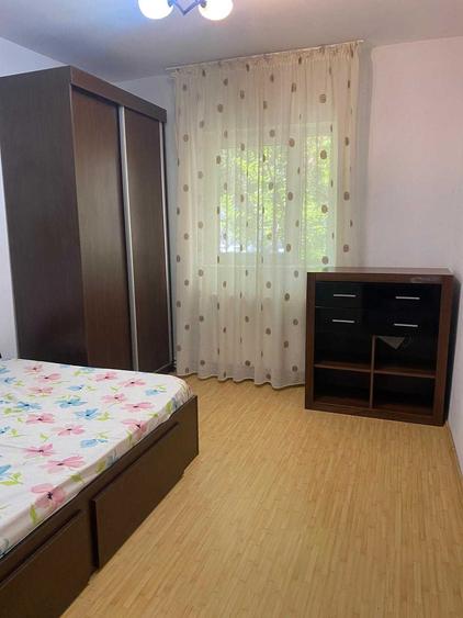 Inchiriez apartament 3 camere,cu loc de parcare - 2